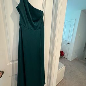Elegant One-Shoulder Green Dress